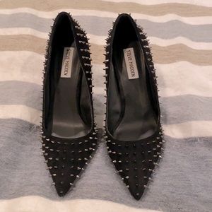 Steve Madden Spike Detail Pumps